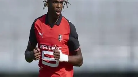 “布朗尼G联盟季后赛遗憾出局：场均砍下22分5助攻5篮板，球风与詹皇相似，一度单场狂砍39分”